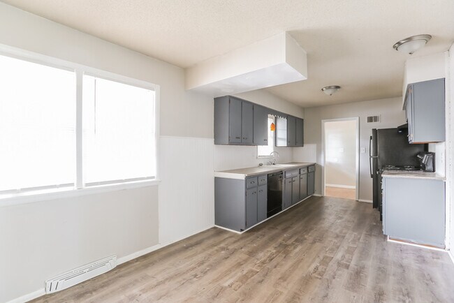 Foto del edificio - Huge Three Bedroom