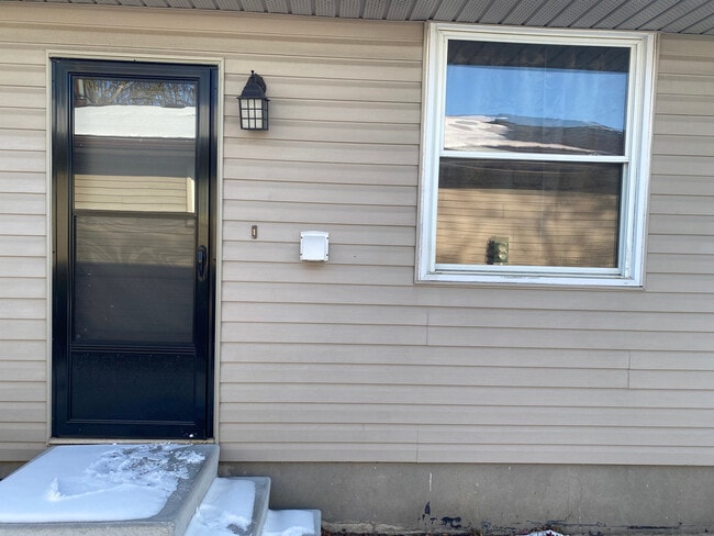 Basement Entrance - 1072 Jalna Blvd