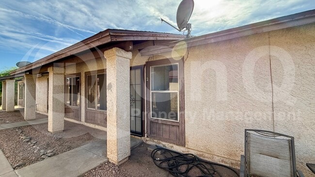 Foto del edificio - 27 W Inglewood St