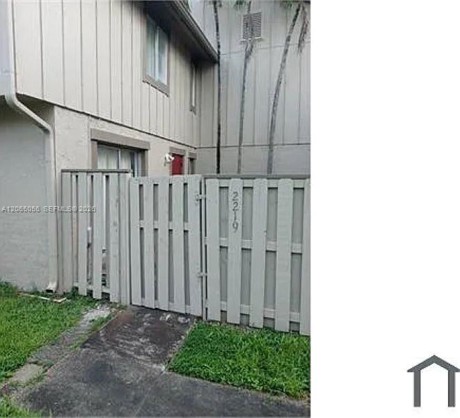 Foto del edificio - 2219 NW 56th Ave
