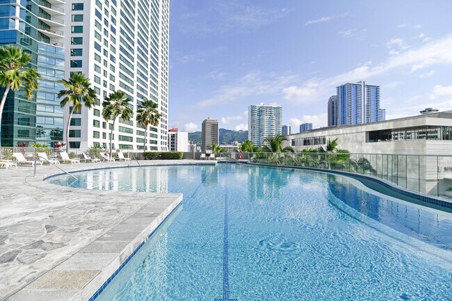 Foto del edificio - Fully Furnished and Spacious 2 Bedroom 2 Bath - OCEAN VIEW!
