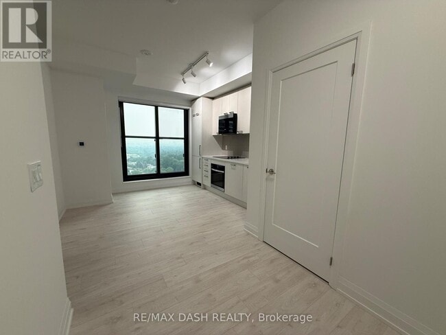 Building Photo - 20 Soudan Ave
