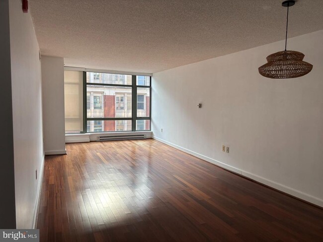 Foto del edificio - 1150 K St NW