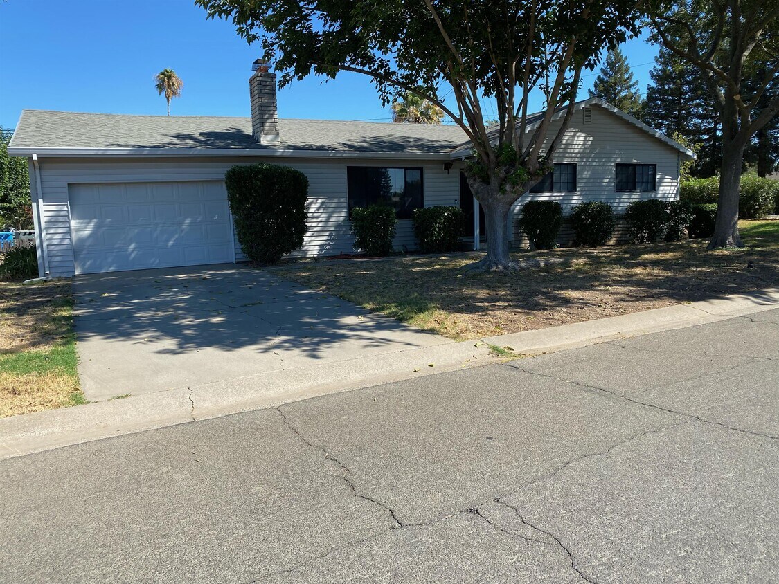 Foto principal - 3015 Clearview Dr