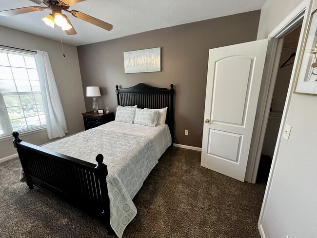 Cherry Blossom habitación - The Woods of Cherry Creek Apartment Homes