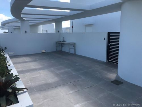 Foto del edificio - 13800 Highlands Dr