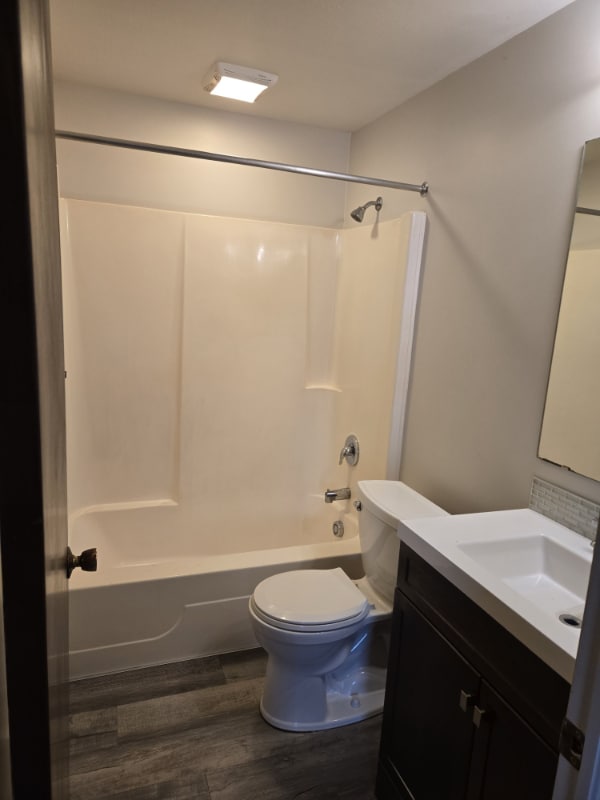 Foto del edificio - 1341 E Highland Ave