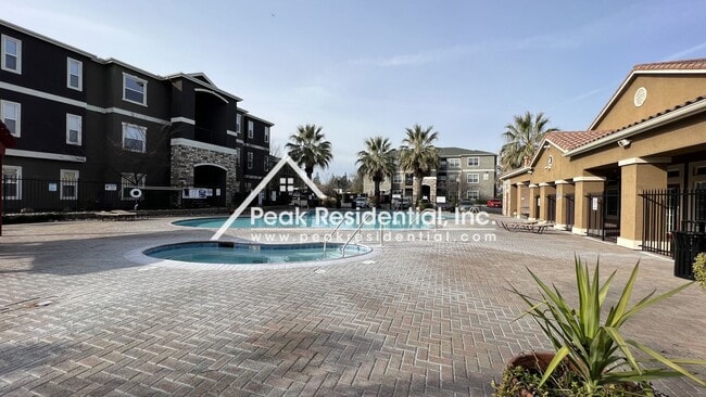 Building Photo - Bridgefield Condos - Wonderful Antelope 2b...