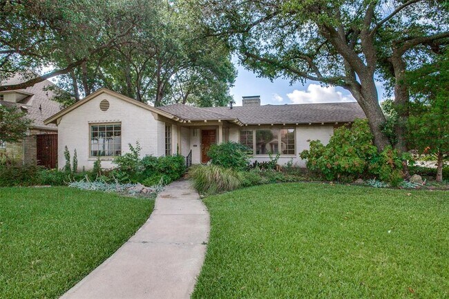Foto del edificio - 6902 Kenwood Ave