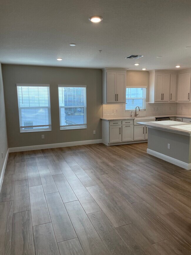 Dining room - 5351 BRIDGE St
