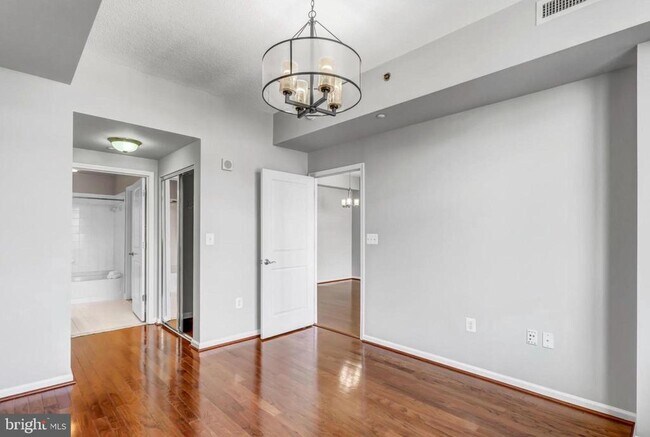 Foto del edificio - 11700 Old Georgetown Rd