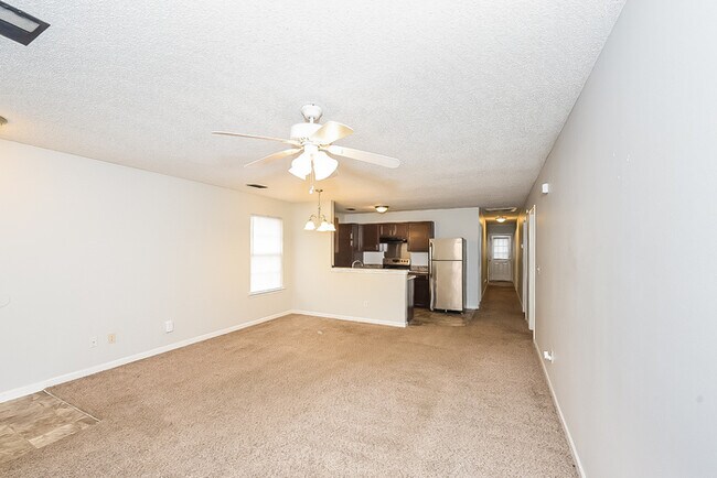 Building Photo - 205 E Waverly Pl Ct