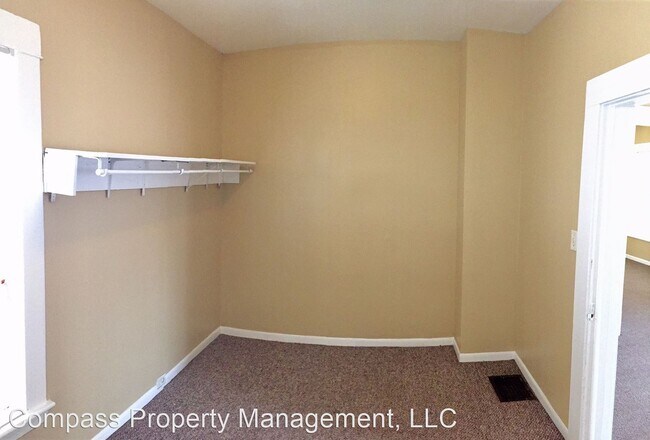 Building Photo - 4 br, 1 bath House - 446 Barth Ave Southeast