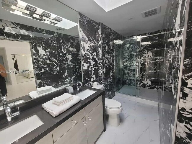 Foto del edificio - 270 SE 7th St