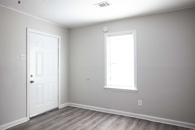 Building Photo - 1409 S Jackson St
