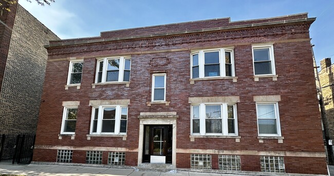 Building Photo - 7114-7116 S Blackstone