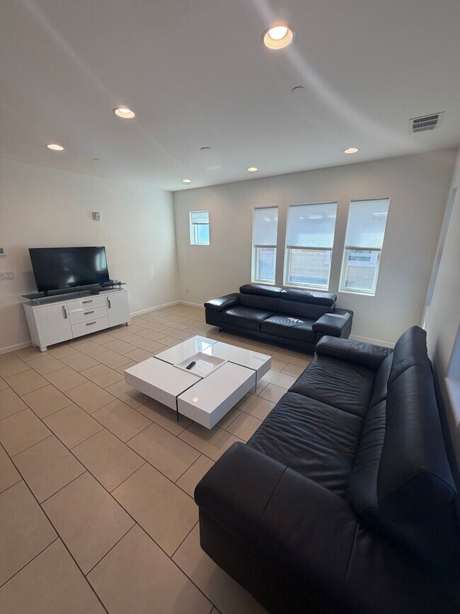 Foto del edificio - 401 S Hummingbird Ln