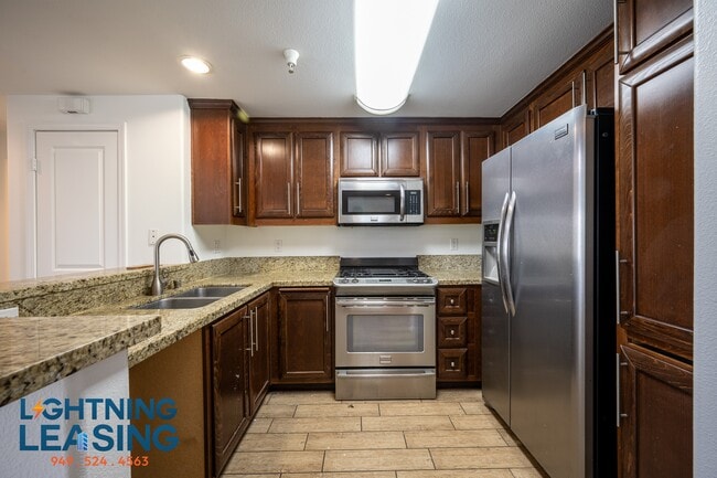 Building Photo - 11927 Kling St