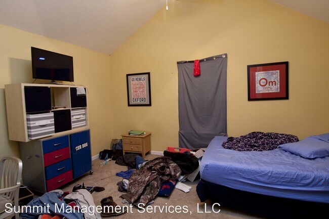 Building Photo - 3 br, 3 bath House - 242 Salem Rd. Ext.