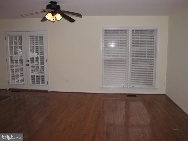 Foto del edificio - 7703 Bristol Square Ct