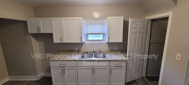 Foto del edificio - 7523 Aetna Rd