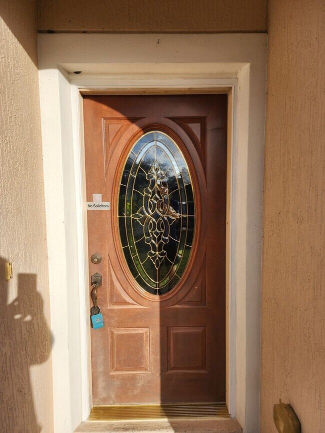 Foto del edificio - Large 4/2 Home With 2 Car Garage In Poinci...