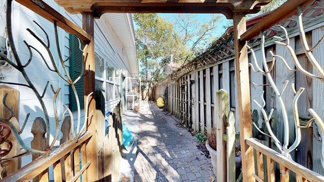 Building Photo - 21 Sanctuary Cove