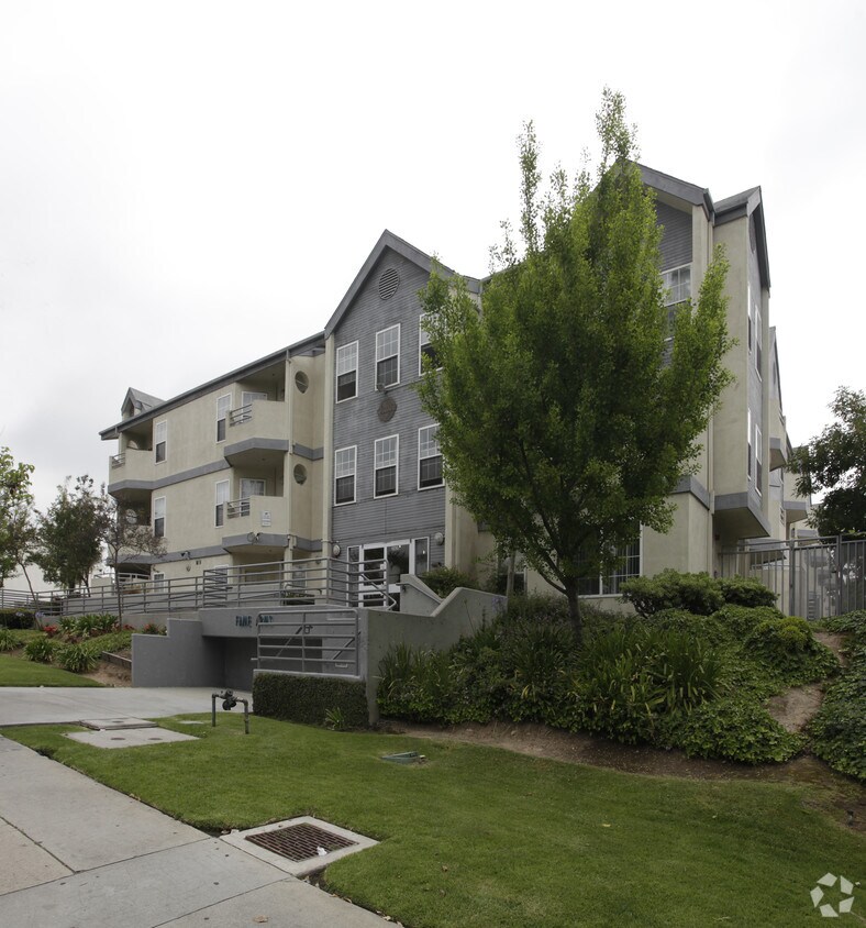 Building Photo - Fame Apartments