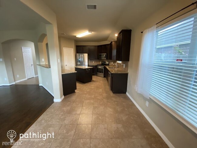 Foto del edificio - 3 br, 2 bath House - 3810 Elderberry Drive...