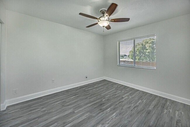 Foto del edificio - 829 Camino Rd