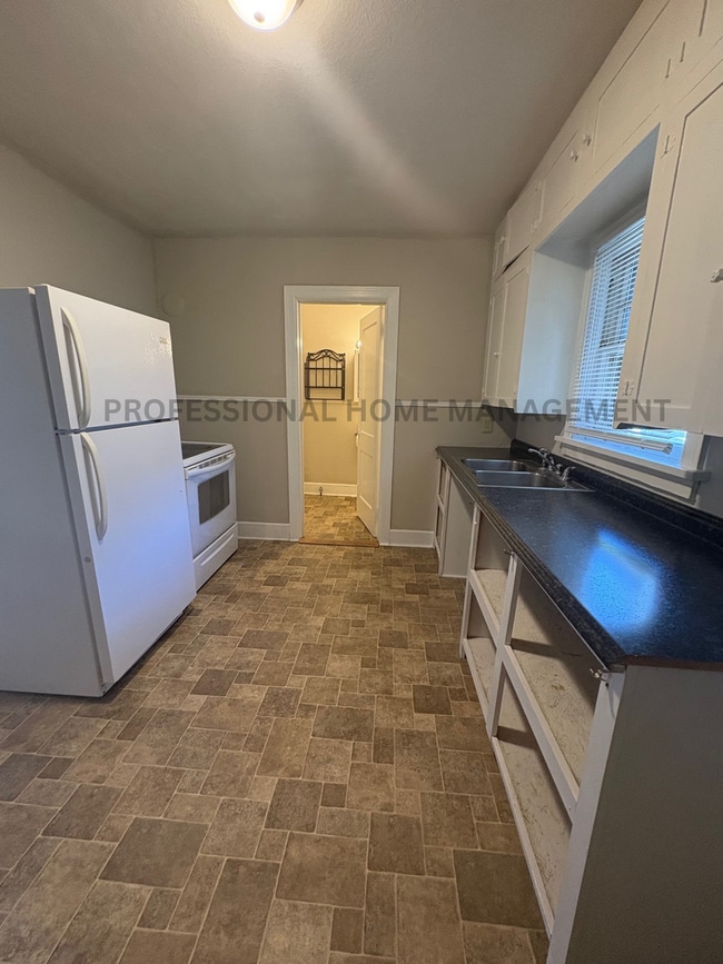 Building Photo - 1 Bedroom Apartment Coming Available Soon!