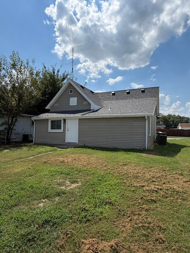 Trasero - 1172 McKinley Ave
