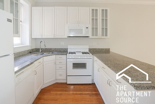 Foto del edificio - 3852 N Southport Ave