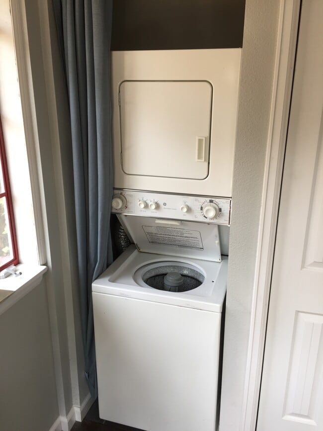 Building Photo - 431 N Franklin St