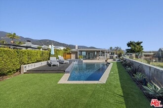 Building Photo - 18131 Kingsport Dr