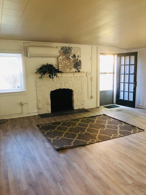 Living Room - 260 Gibson St