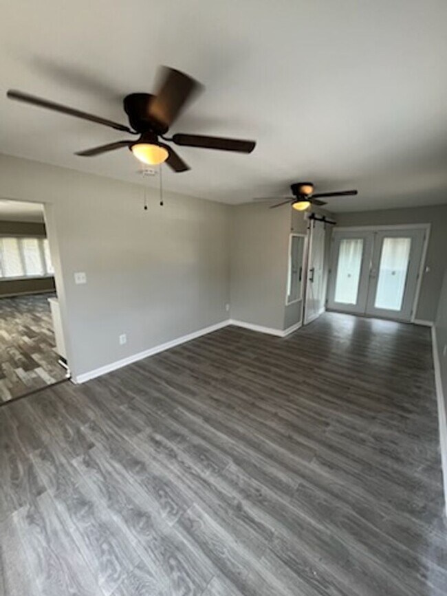 Building Photo - 3BR/1BA House- Coming Soon!