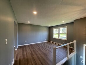 Building Photo - 22016 Russet Dr