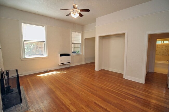 Building Photo - 2354-2362 SW Cactus Dr