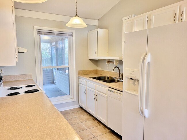 Foto del edificio - Adorable 3 bedroom plus bonus room in Wand...