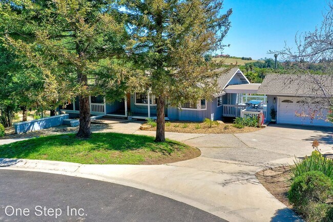 Building Photo - 3 br, 2 bath House - 803 El Paisano Dr