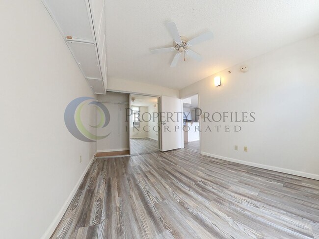 Building Photo - 1 Bedroom, 1 Bath condo unit at 215 North ...