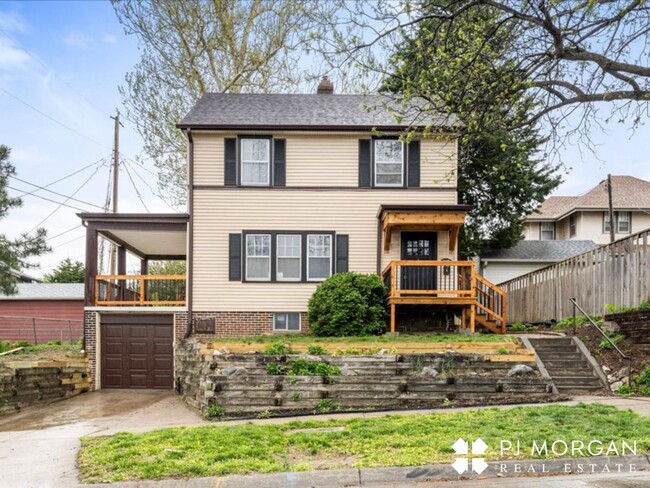 Building Photo - Charming 3 Bedroom, 2 Bathroom Home - Avai...