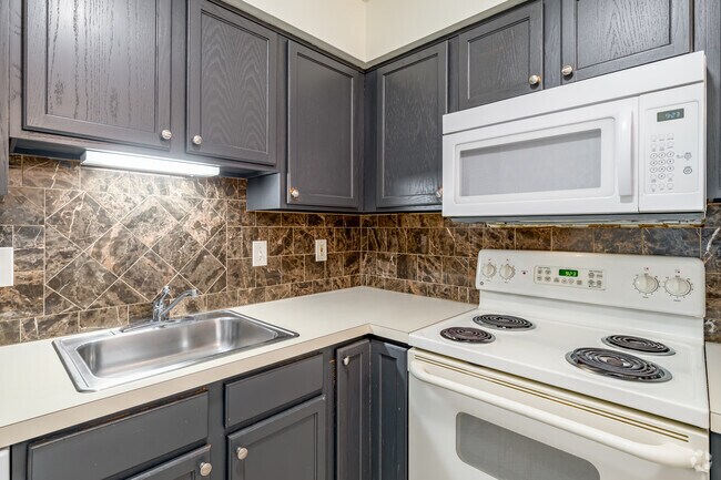 Platinum - 2 habitaciones, 1 baño - 900 pies cuadrados - Cocina - Bradford Square