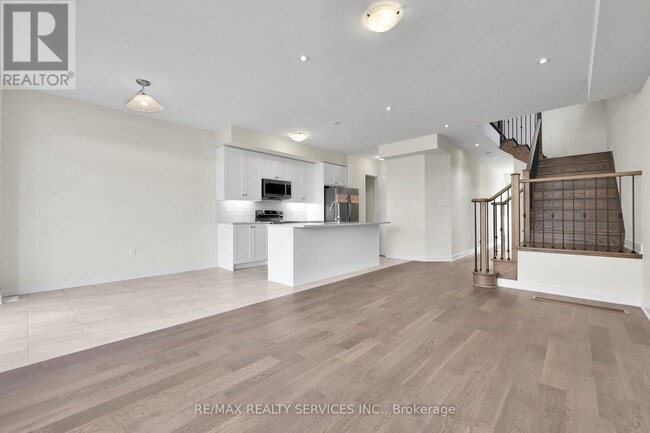 Building Photo - 145 Keelson St.