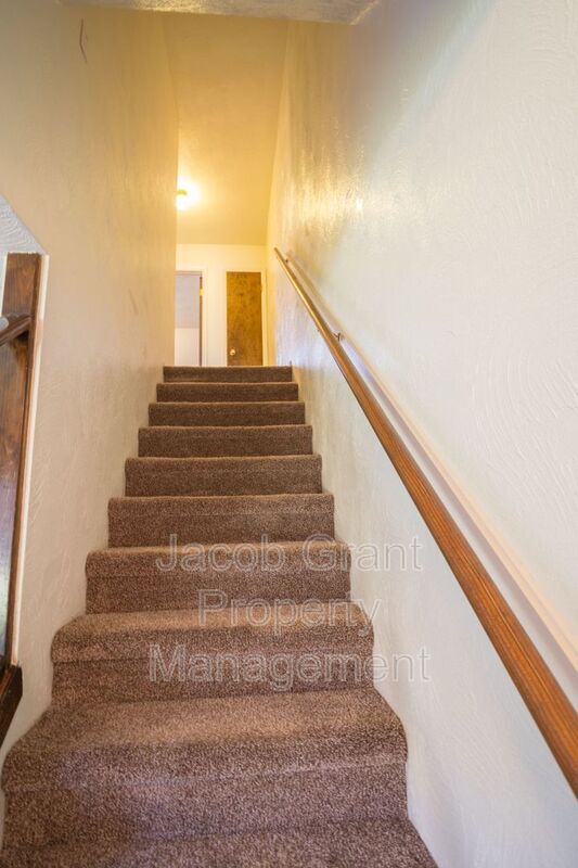 Foto del edificio - 693 N Fanning Ave