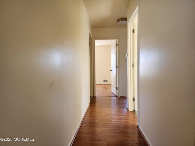 Foto del edificio - 1 Skylark Ct