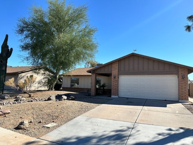 Beatufiul 3 Bed/2 Bath Single Level Home I... - Beatufiul 3 Bed/2 Bath Single Level Home I...