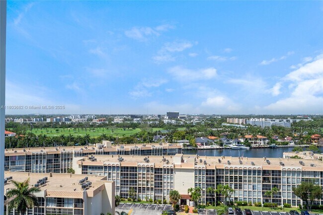 Foto del edificio - 600 Three Islands Boulevard