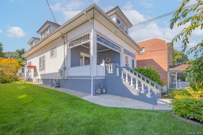 Building Photo - 31 Gurnee Ave